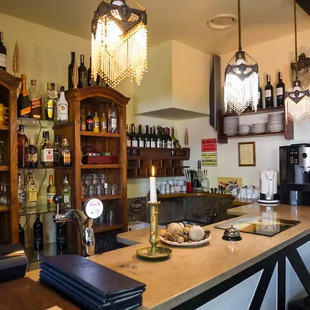 Raad Na Uroczysku شكلارسكا بوريبا